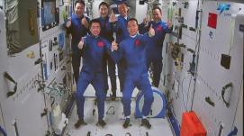 历史一刻！中国空间站两个航天员乘组首次实现“太空...